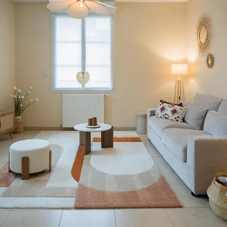Hébergement de vacances Le Secret De Notre-dame, Maison Avec Garage Privé