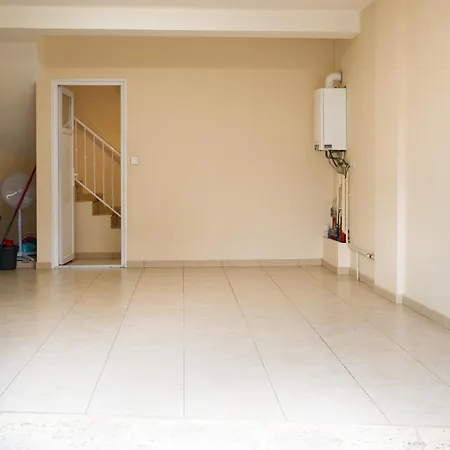 Le Secret De Notre-dame, Maison Avec Garage Prive Vakantiehuis *