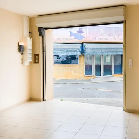Le Secret De Notre-dame, Maison Avec Garage Prive