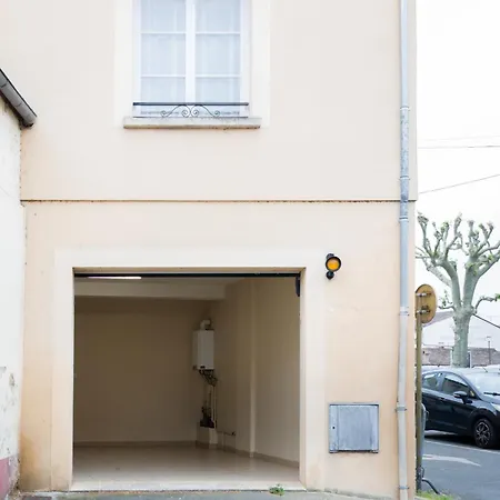 Le Secret De Notre-dame, Maison Avec Garage Prive